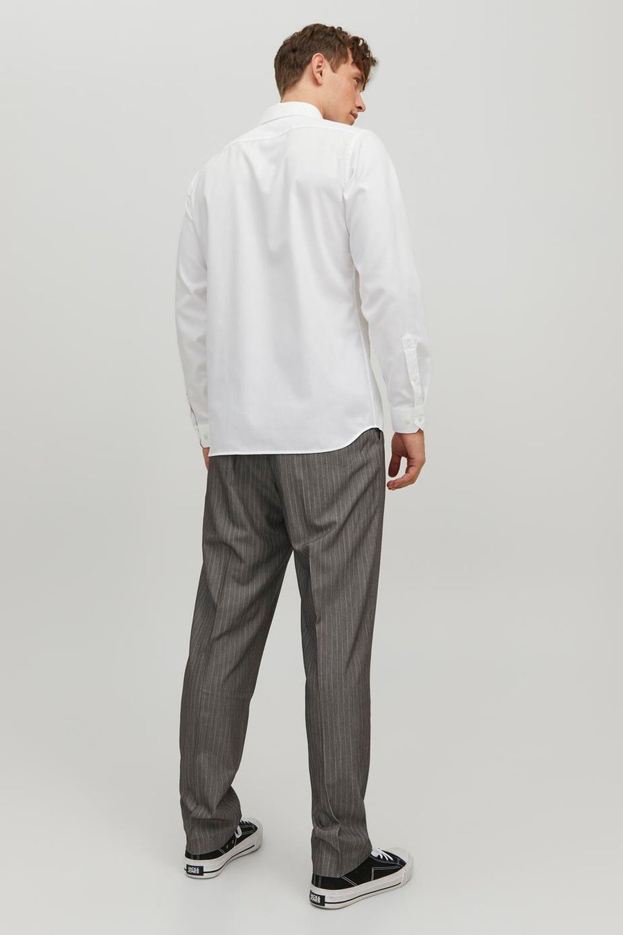 Wit overhemd met lange mouwen van PREMIUM by JACK & JONES, met knopen en een afgeronde zoom.