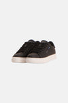 Paire de baskets noires de ACCESSORIES BY JACK & JONES avec semelle blanche épaisse et détail à rayures bleues.