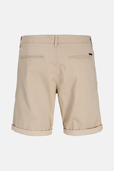 Korte beige short van JACK & JONES JEANS INTELLIGENCE, met paspelzakken achter en omgeslagen zomen.