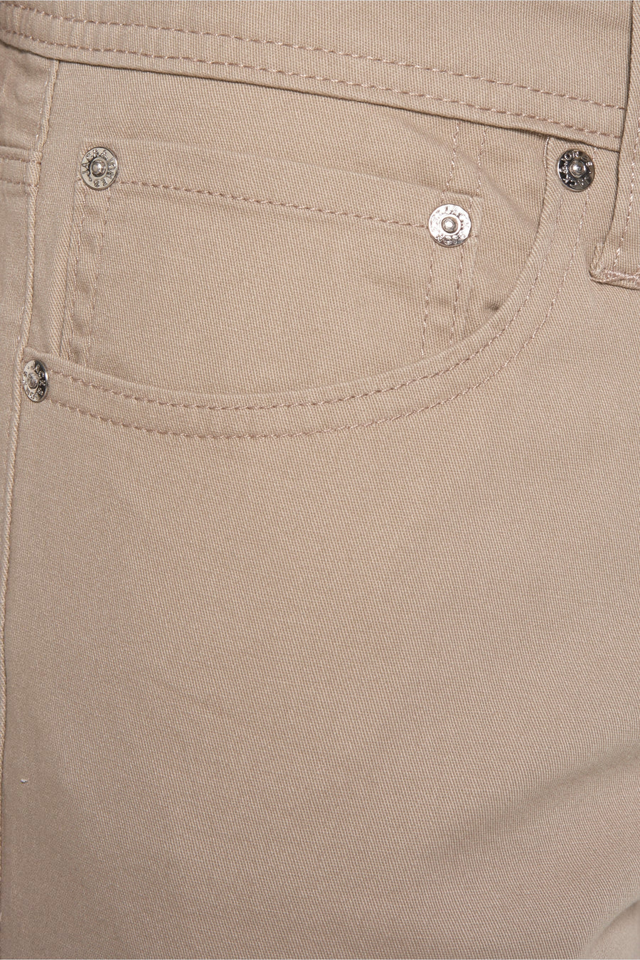Korte beige short van JACK & JONES JEANS INTELLIGENCE, met zilverkleurige zakken en knopen.