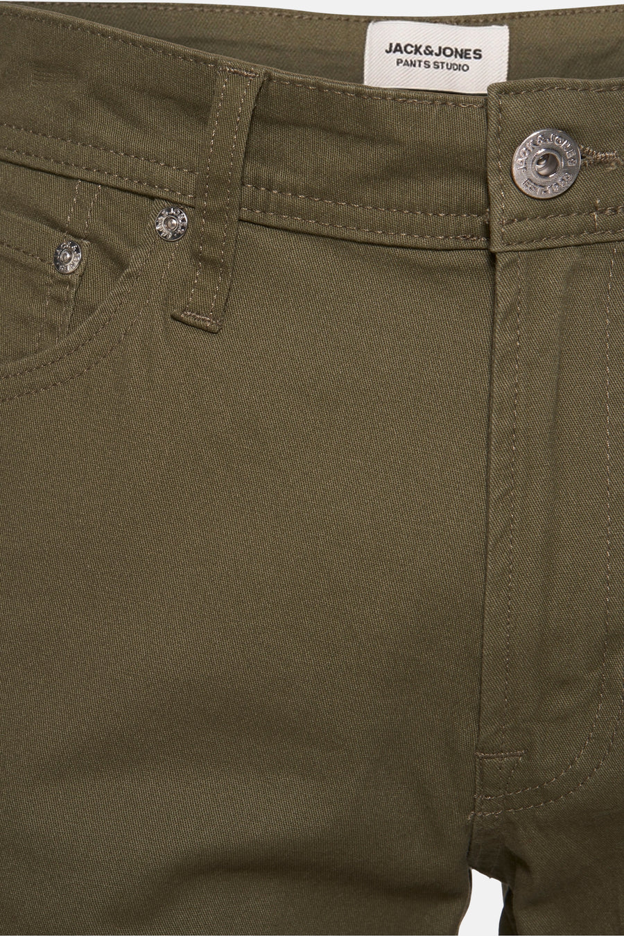 Short kaki de JACK & JONES JEANS INTELLIGENCE avec détails de couture et boutons argentés.