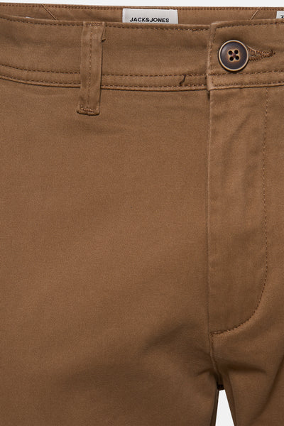 Bruine chino broek van JACK & JONES, met knoop en riemlussen.