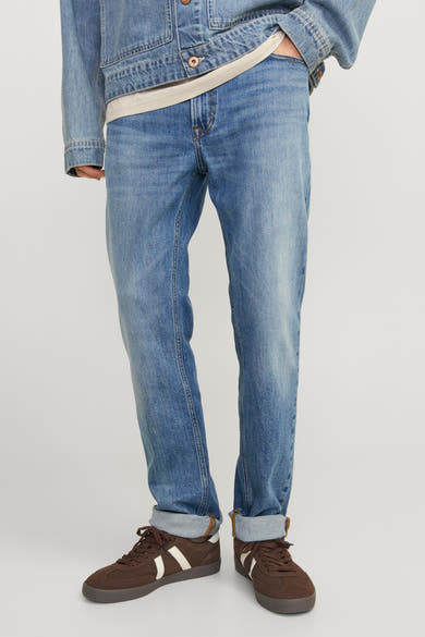 Rechte spijkerbroek in middinblauw denim van JACK & JONES JEANS INTELLIGENCE, met muntzakje aan de voorkant.