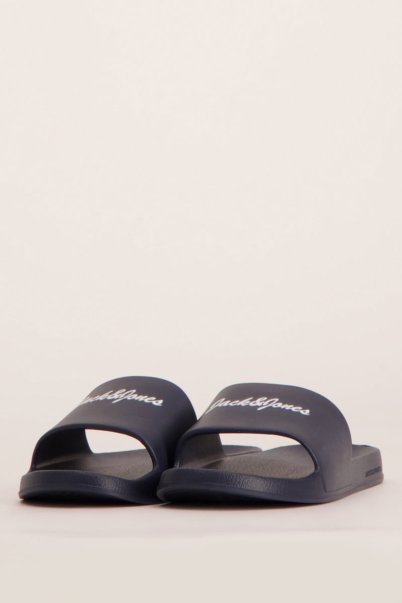 Tongs bleues de ACCESSORIES BY JACK & JONES, avec le logo de la marque en blanc sur le dessus.