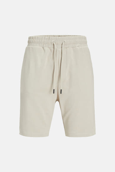 Ecru korte broek van JACK & JONES JEANS INTELLIGENCE met elastische tailleband met trekkoord en zwarte uiteinden.