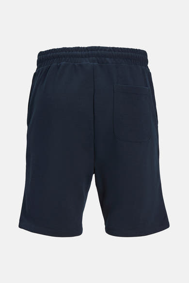 Short bleu de JACK & JONES JEANS INTELLIGENCE, avec une poche arrière et une taille élastique, vue arrière.