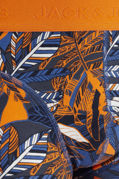 Boxer orange, ACCESSORIES by JACK & JONES, à motif de plumes bleu marine, orange et blanc, détail de couture bleue.