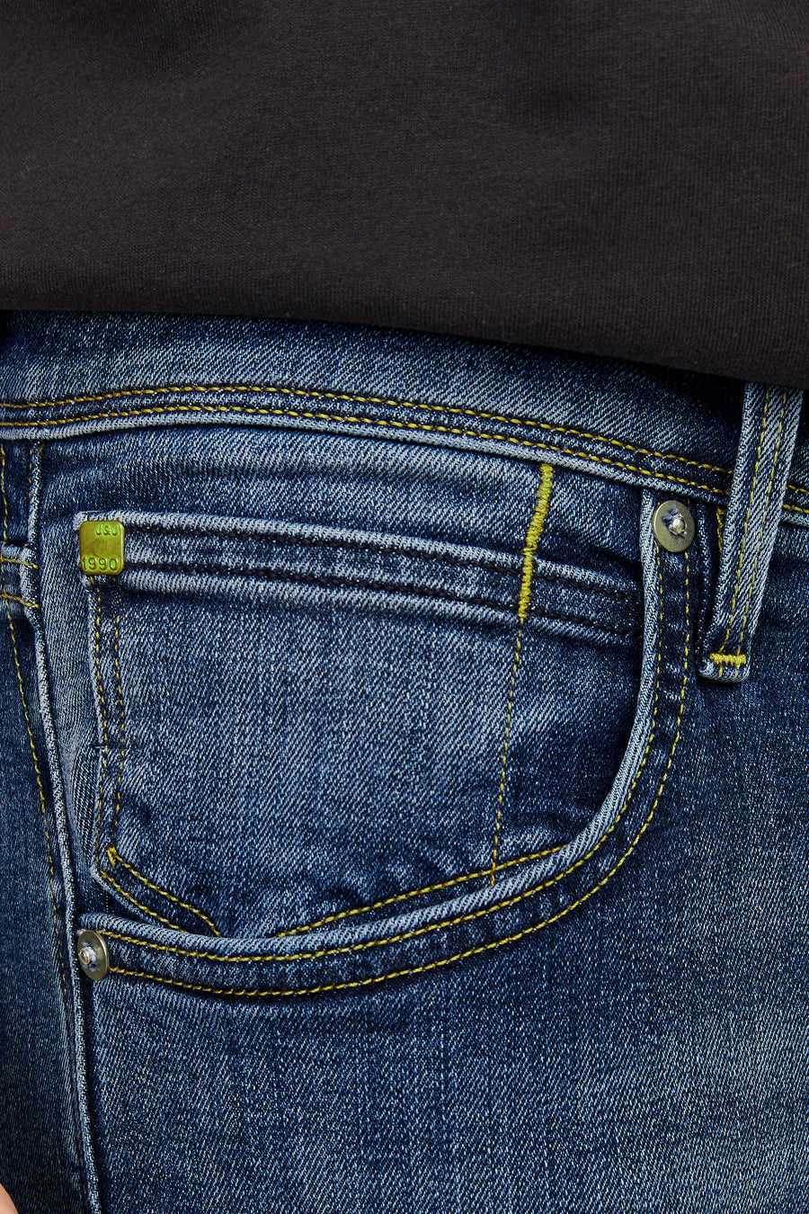 Slim jeans in middinblauw denim van JACK & JONES, met een wassing.