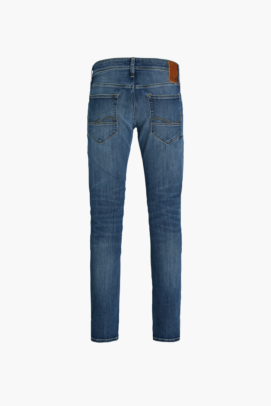 Slim jeans in middendonkerblauw denim van JACK & JONES JEANS INTELLIGENCE, achterkant met zakken en leren label.