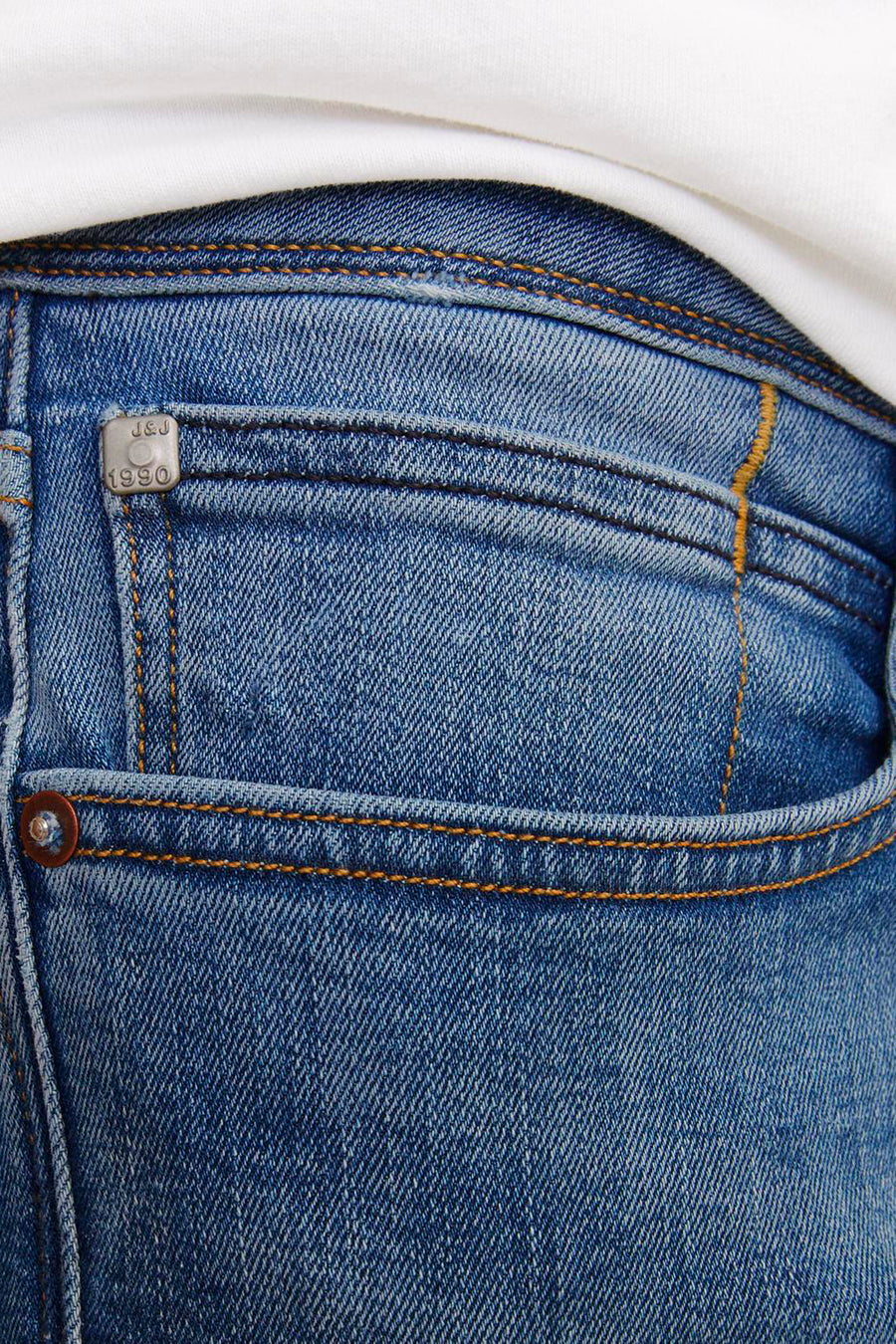 Short en denim bleu moyen de JACK & JONES JEANS INTELLIGENCE, avec poche et logo de la marque.