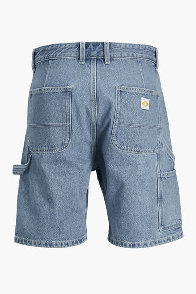 Short en jean bleu clair de JACK & JONES JEANS INTELLIGENCE, avec poches plaquées arrière et latérales.