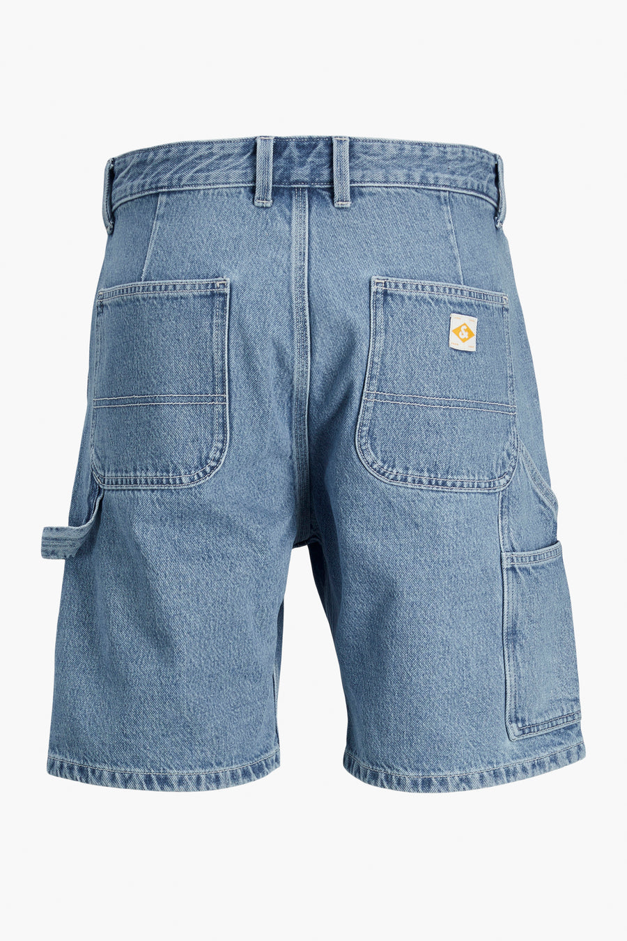 Short en jean bleu clair, par JACK & JONES JEANS INTELLIGENCE, avec poches arrière et porte-outils.