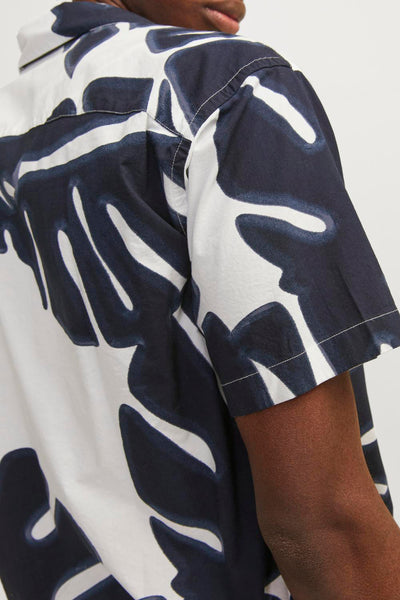 Chemise à manches courtes et motif blanc, de PREMIUM by JACK & JONES, avec imprimé graphique.