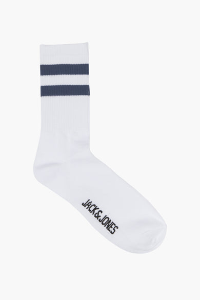 Chaussette blanche à rayures, de ACCESSORIES BY JACK & JONES, avec le logo imprimé sur le côté.
