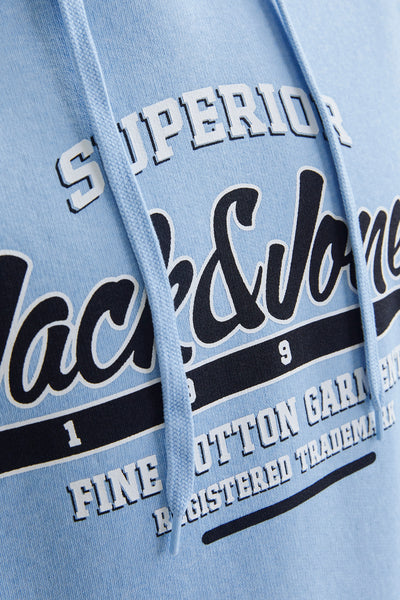 Blauwe hoodie van ORIGINALS BY JACK & JONES met trekkoord en grafische print op de voorkant.