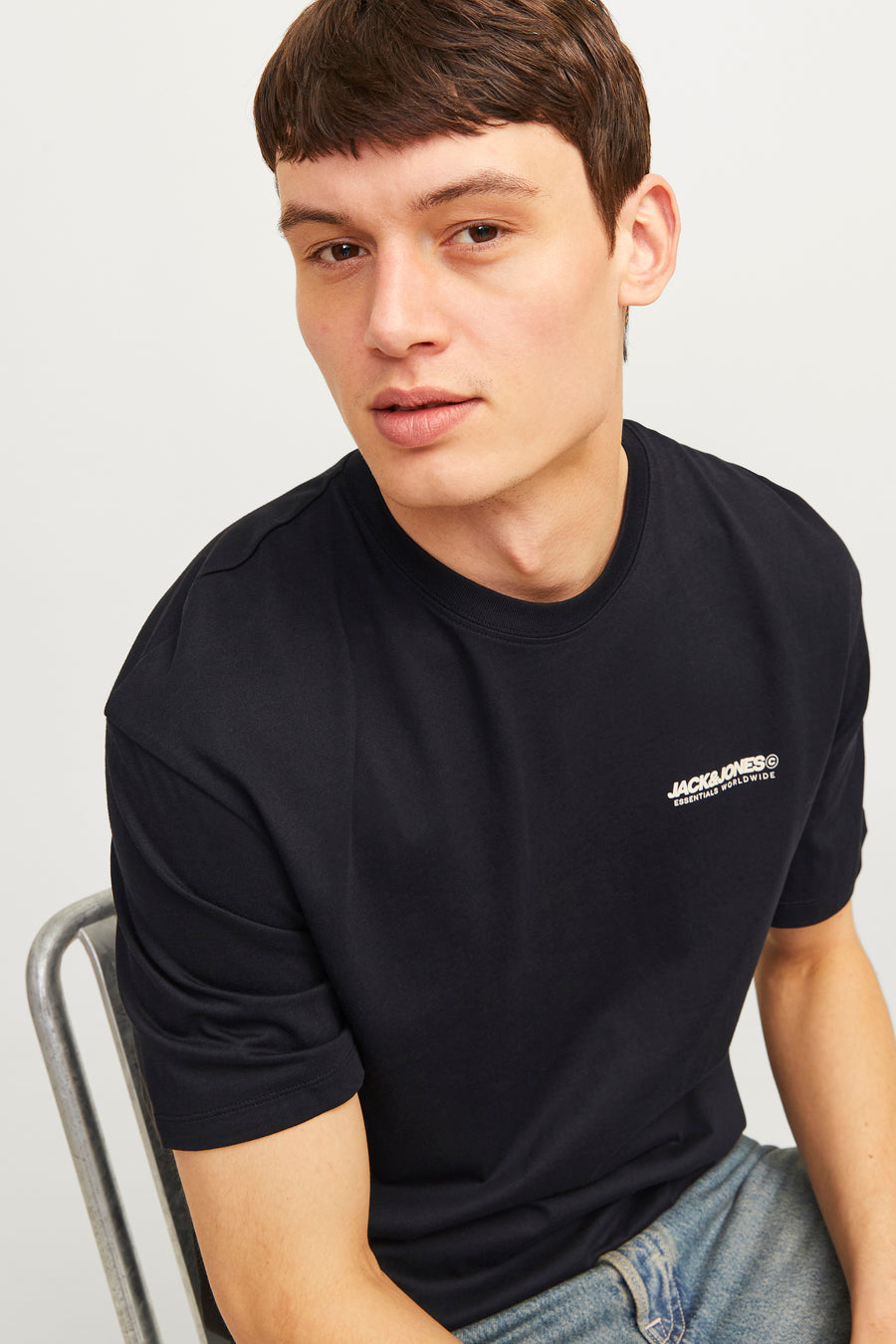 Zwart T-shirt met korte mouwen van JACK & JONES, met opdruk op de voorkant.