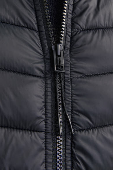 Kort zwart jack van ORIGINALS BY JACK & JONES, zichtbare ritssluiting, gewatteerde textuur.