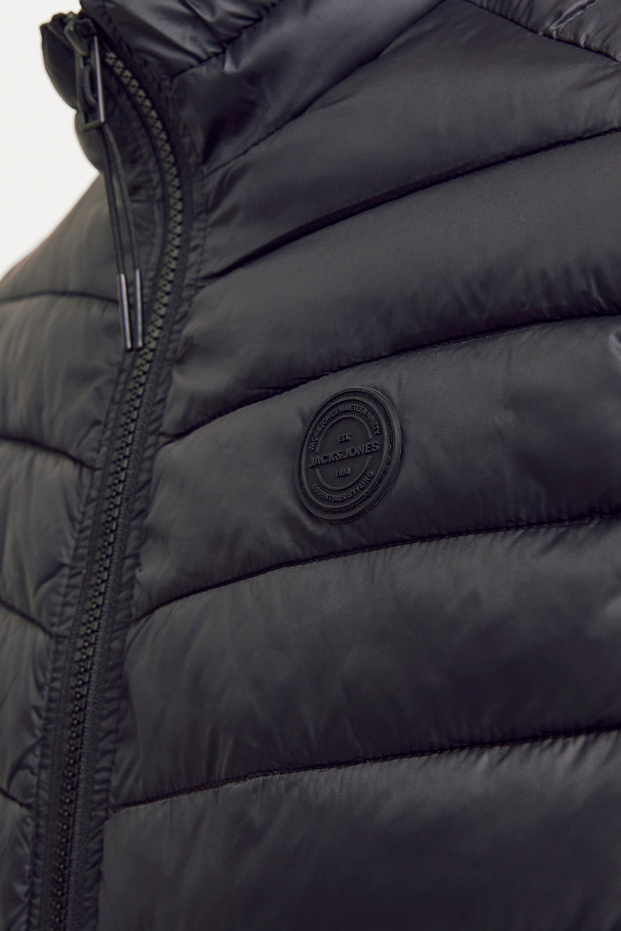 Zwart mouwloos jack van ORIGINALS BY JACK & JONES met ritssluiting en gewatteerde vulling.