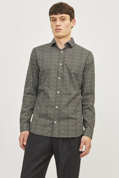 Chemise à manches longues verte par PREMIUM BY JACK & JONES, à motif floral et boutons blancs.