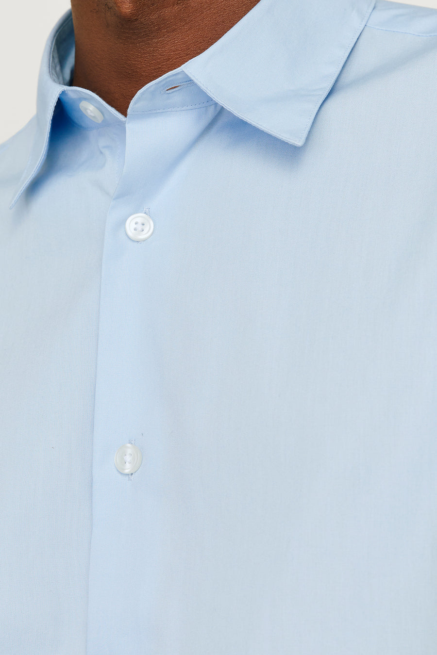 Blauw overhemd met lange mouwen van PREMIUM BY JACK & JONES, met witte knopen en een klassieke kraag.