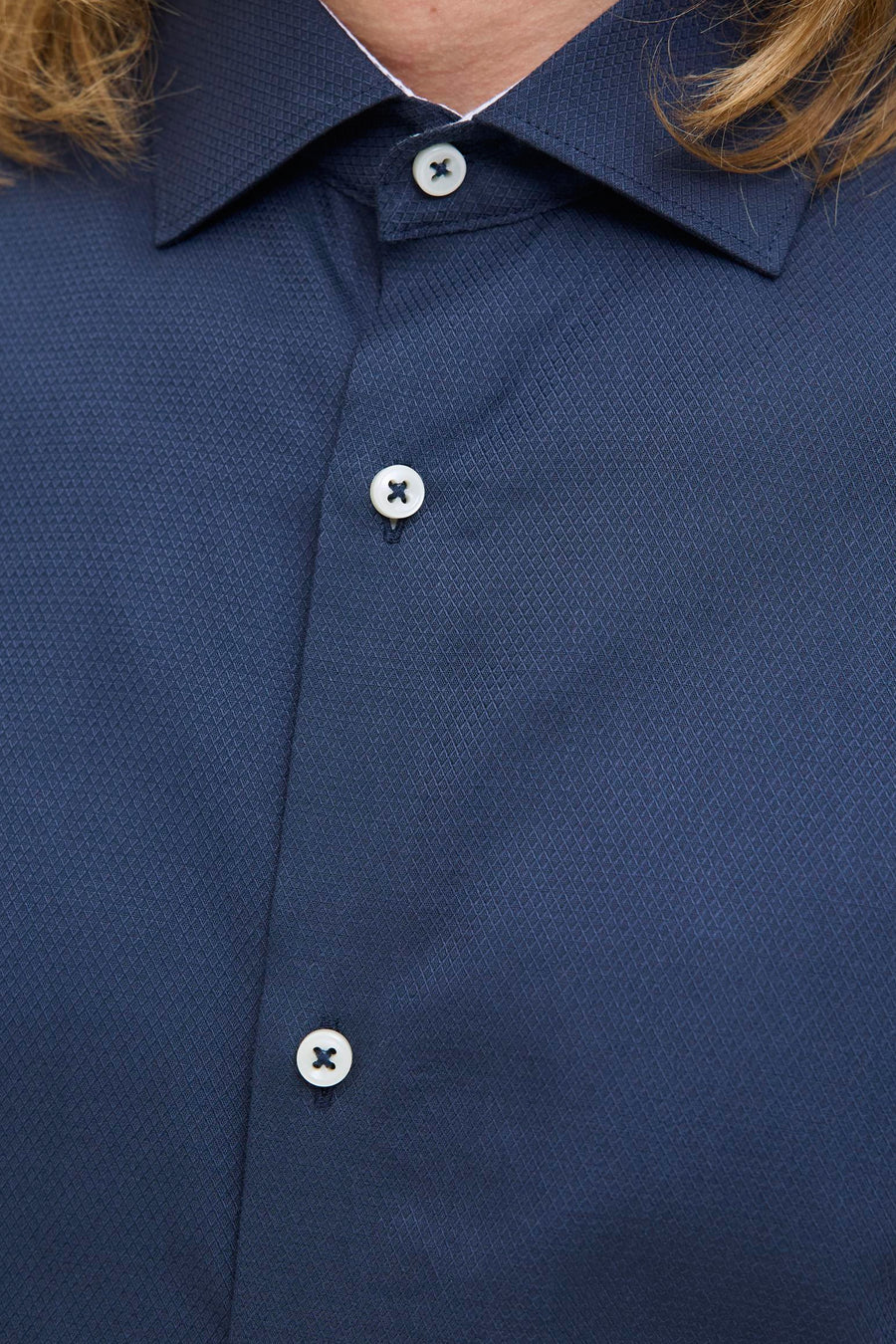 Blauw overhemd met lange mouwen van PREMIUM by JACK & JONES, textuurpatroon met een witte knoopsluiting.