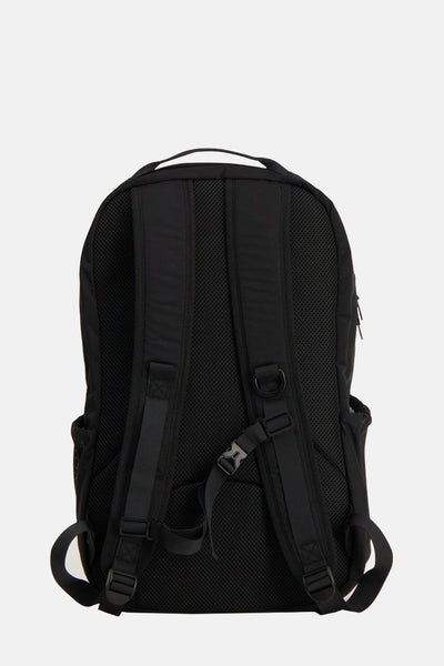 Zwarte rugzak van ACCESSORIES BY JACK & JONES met gewatteerde schouderbanden en rugpand van mesh.