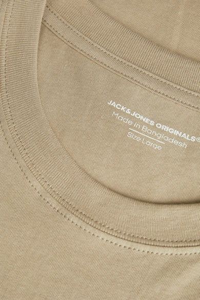 T-shirt à manches courtes argenté de Originals by JACK & JONES, avec étiquette de taille en gros plan.