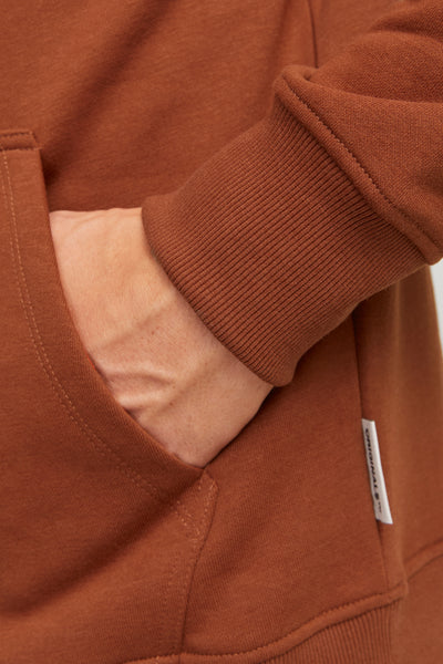 Sweat à capuche marron de ORIGINALS BY JACK & JONES avec poche kangourou et poignet côtelé.
