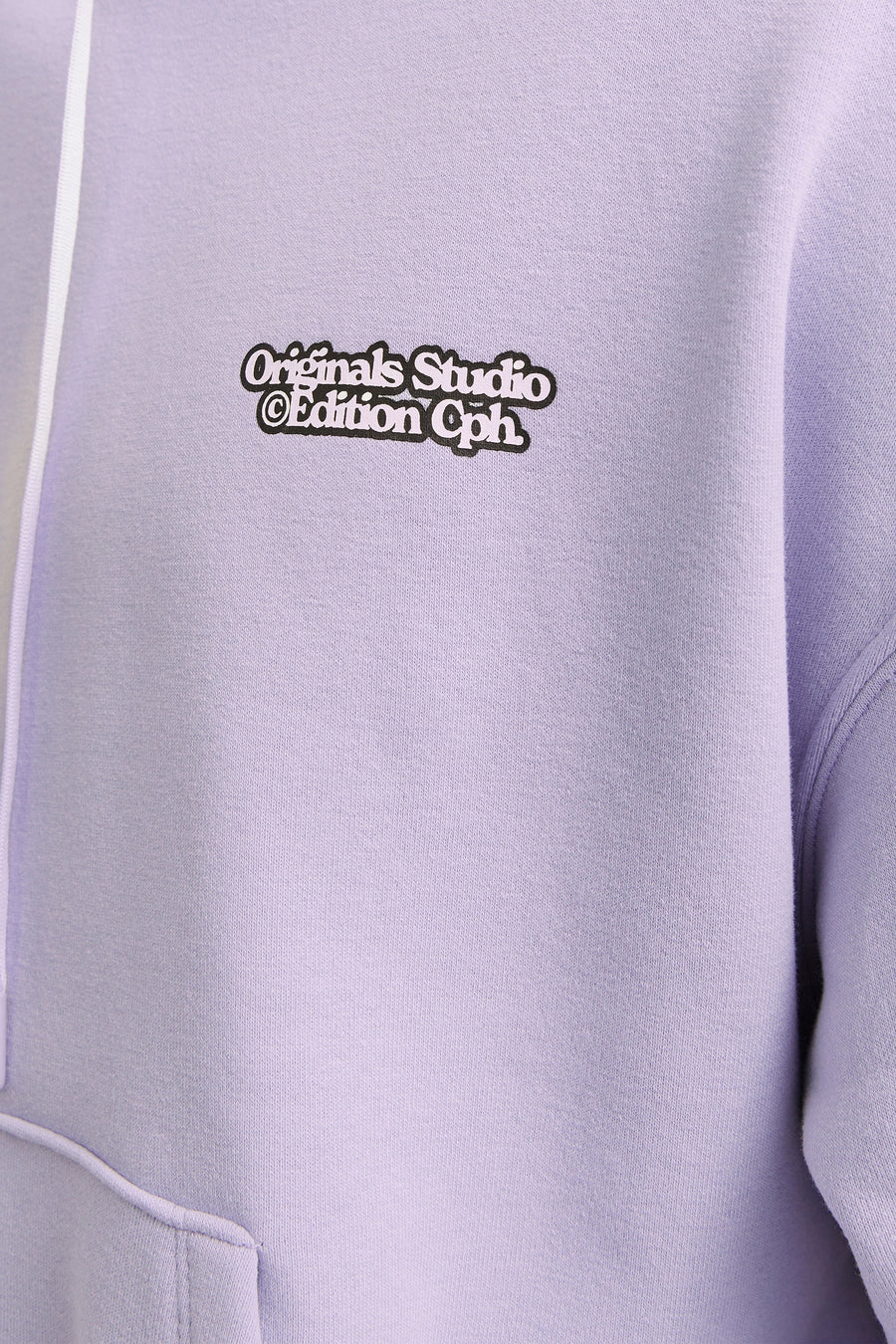 Paarse hoodie van Originals by Jack & Jones met geborduurd logo op de voorkant.