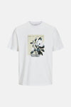 T-shirt blanc à manches courtes par ORIGINALS BY JACK & JONES avec motif floral imprimé sur le devant.