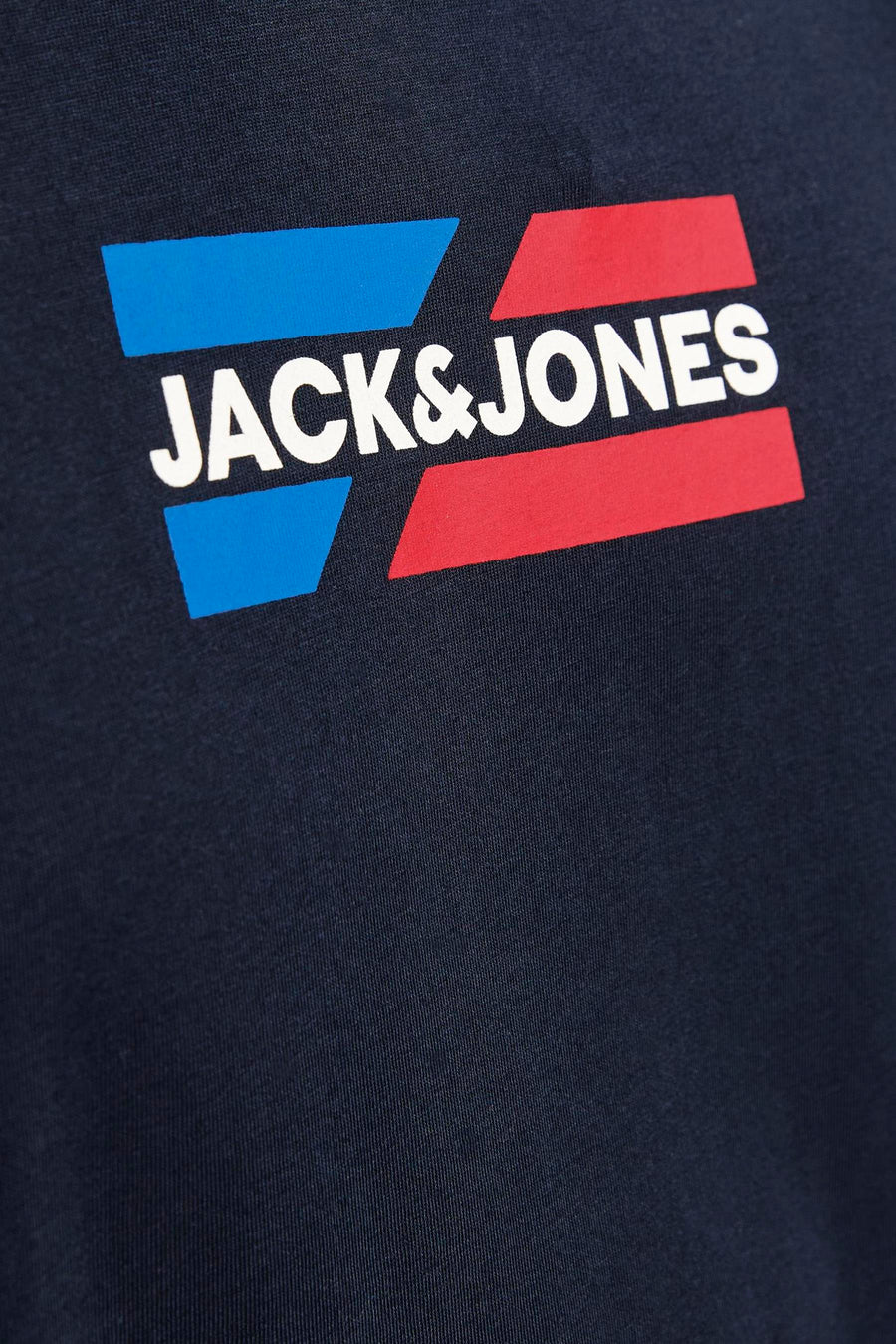 Blauw T-shirt met korte mouwen van JACK & JONES, met een rode en blauwe logoprint op de voorkant.