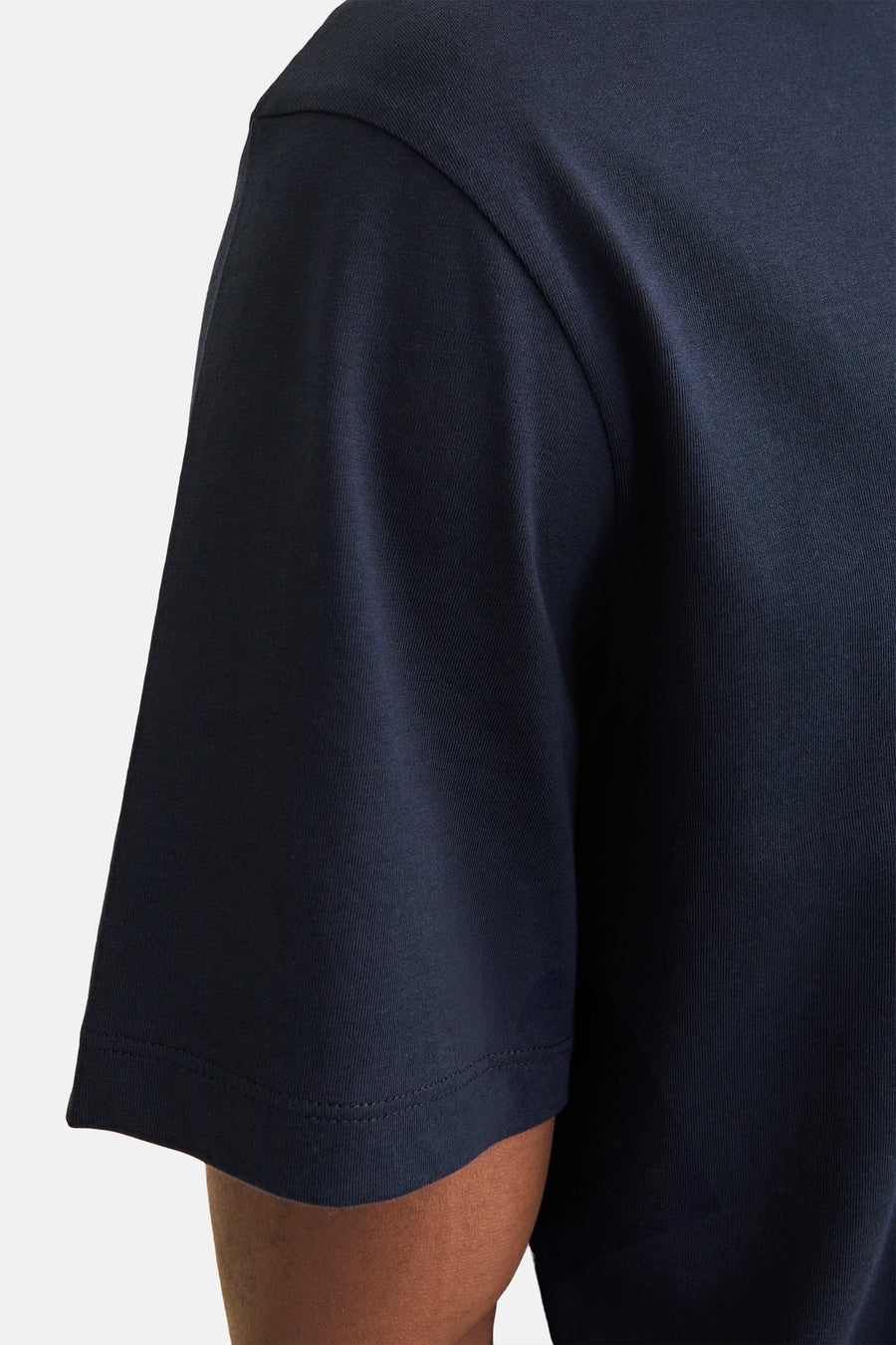 Blauw T-shirt met korte mouwen van JACK & JONES, met detail van de mouw.