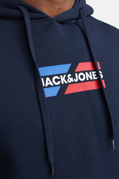Blauwe hoodie van JACK & JONES met trekkoord en opdruk.