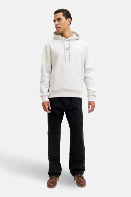 Ecru hoodie van Jack & Jones met trekkoord en kangoeroezak.