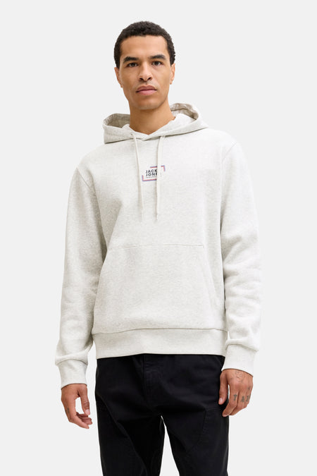Sweat à capuche écru de Jack & Jones avec cordon de serrage et poche kangourou.