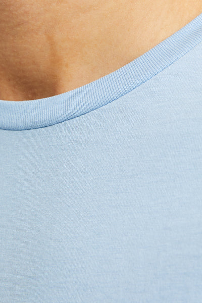 T-shirt bleu à manches courtes de JACK & JONES, en jersey près du cou.