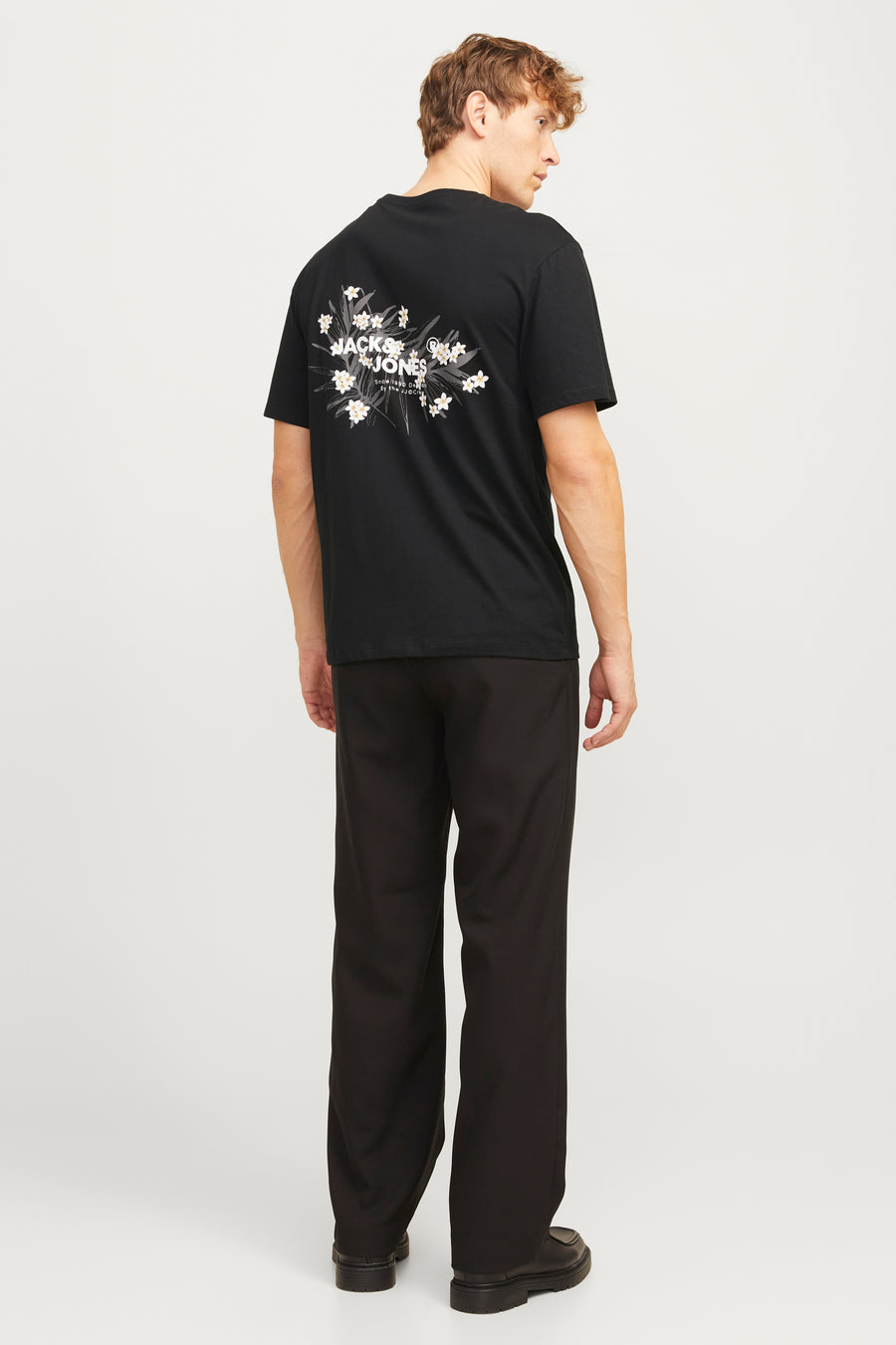 Zwart T-shirt met korte mouwen van ORIGINALS BY JACK & JONES met bloemenprint op de rug.