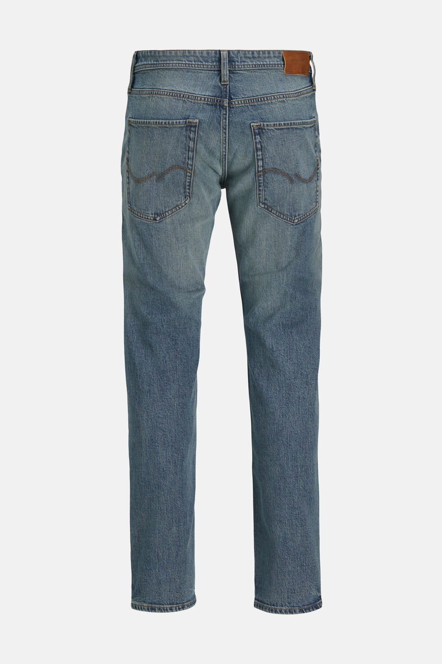 Taps toelopende jeans in middinblauw denim van JACK & JONES, achterkant, met zakken en leren etiket.