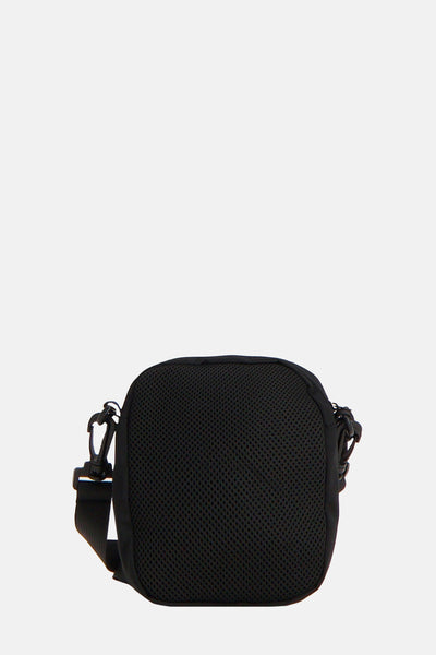Zwarte schoudertas van ACCESSORIES BY JACK & JONES, mesh-textuur, met verstelbare schouderriem.