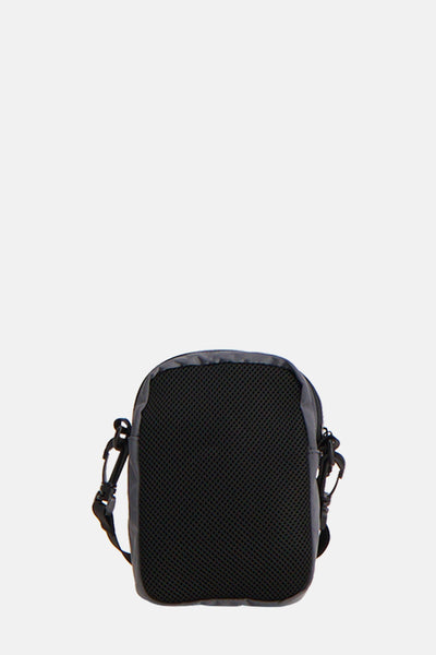 Sac à bandoulière gris d'ACCESSORIES BY JACK & JONES avec texture en maille et bandoulière ajustable.
