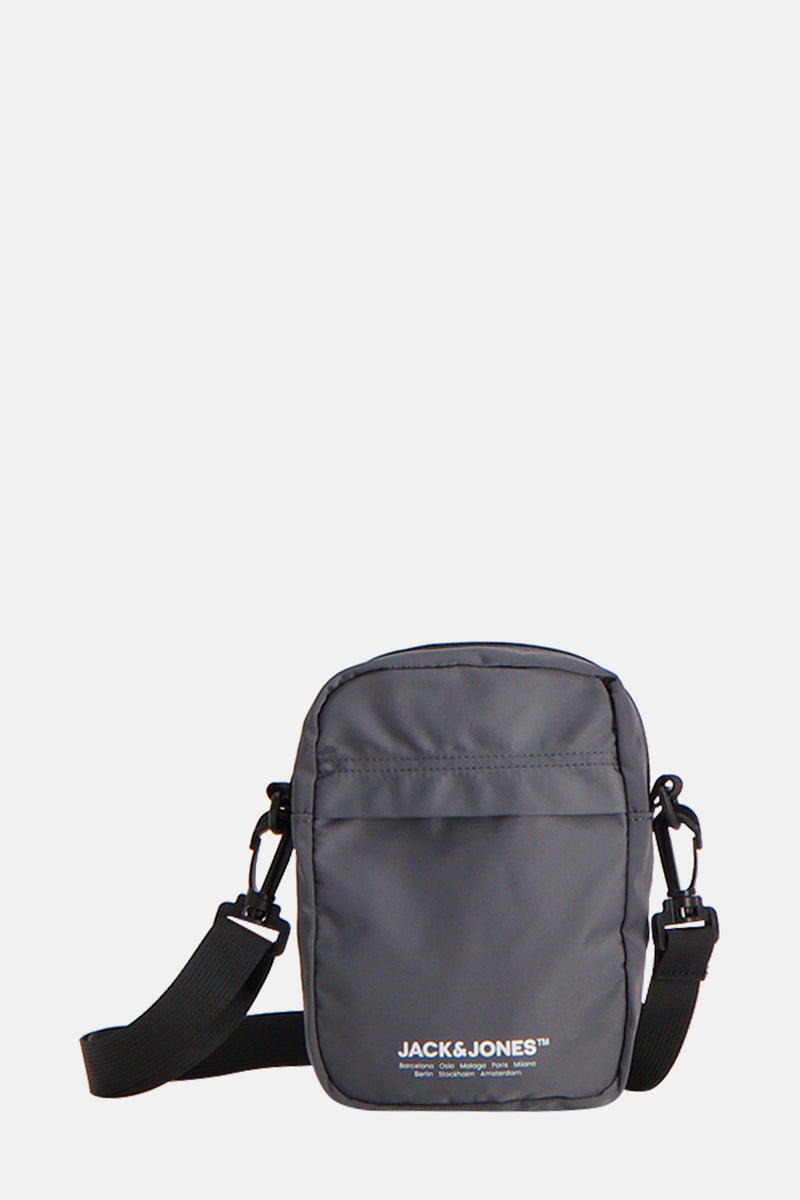 Grijze schoudertas van ACCESSORIES BY JACK & JONES met mesh-textuur en verstelbare schouderriem.