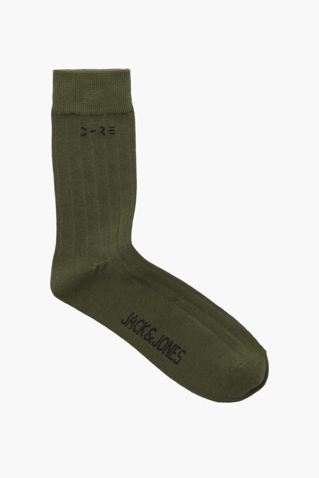 Chaussette verte de ACCESSORIES BY JACK & JONES avec logo et rayures verticales.