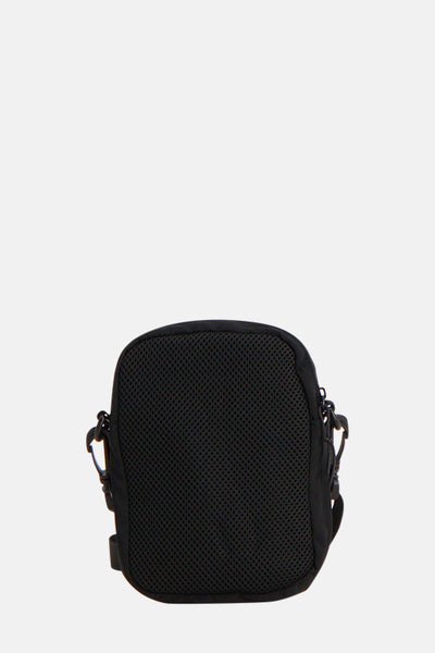 Zwarte schoudertas van Accessories by Jack & Jones, met een mesh-textuur aan de achterkant.
