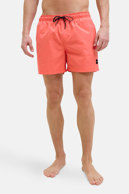 Short de bain rose par JACK & JONES JEANS INTELLIGENCE, avec cordon de serrage noir.