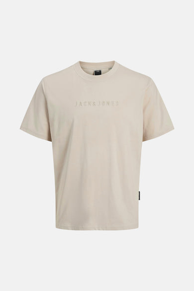 T-shirt à manches courtes beige de Jack & Jones, avec logo ton sur ton sur le devant.
