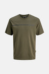 Kaki T-shirt met korte mouwen van JACK & JONES, met een horizontale streep op de borst.