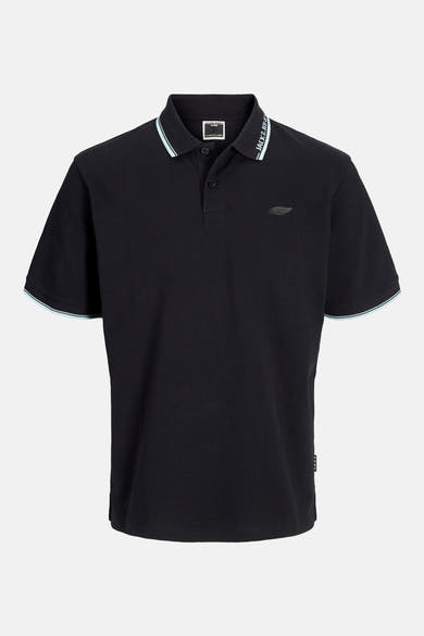 Zwart poloshirt met korte mouwen van JACK & JONES, met lichtblauwe gestreepte kraag en mouwen.