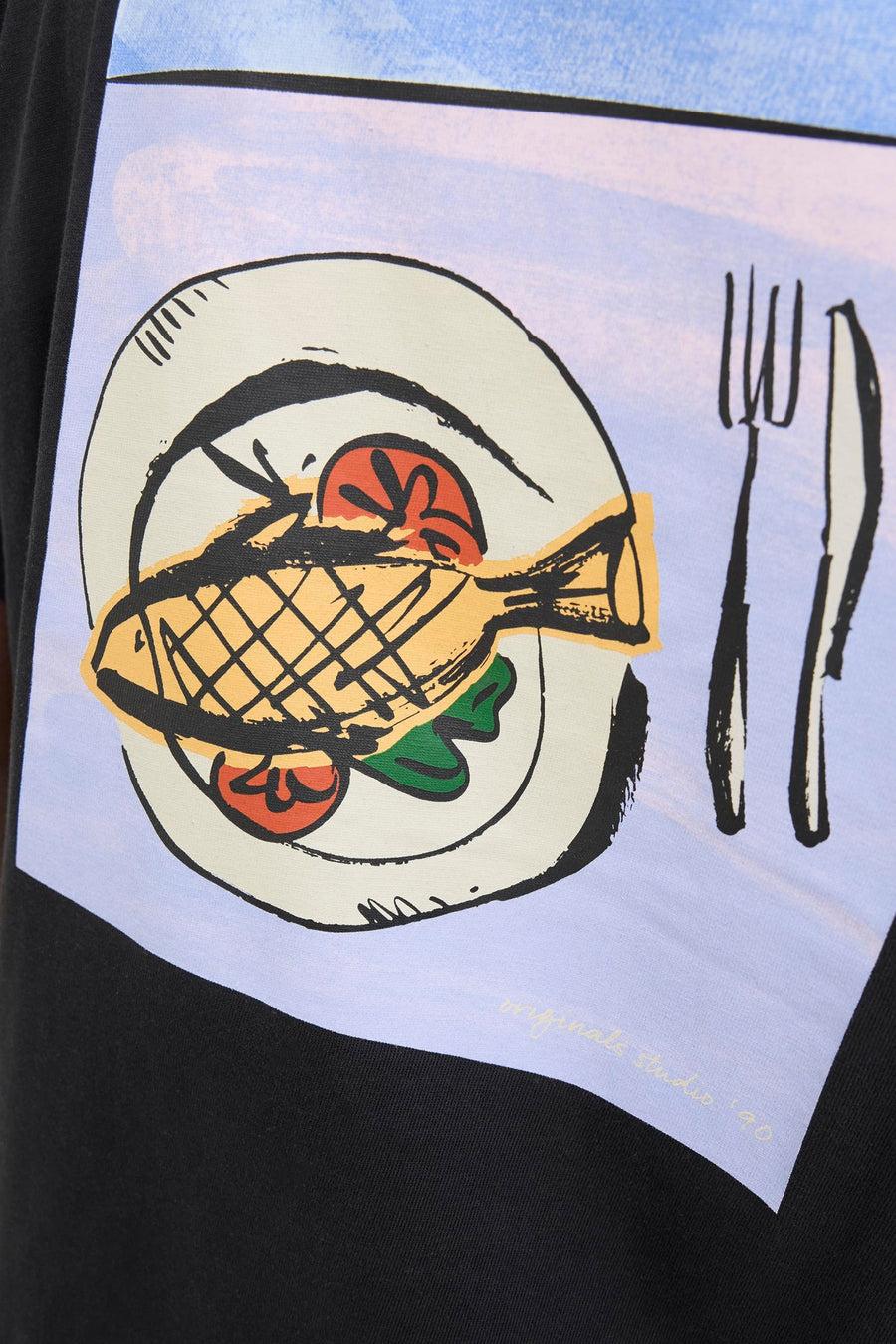 Zwart T-shirt met korte mouwen van ORIGINALS BY JACK & JONES met een print van een visbord en bestek.