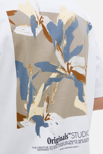 T-shirt à manches courtes blanc de ORIGINALS BY JACK & JONES, avec motif floral et inscription au dos.
