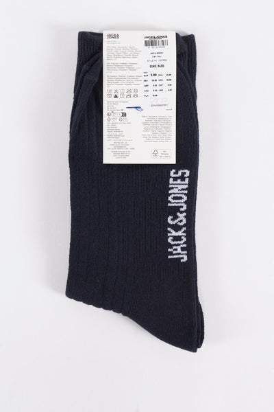 Marineblauwe sok van ACCESSORIES BY JACK & JONES, met verticaal wit logo aan de zijkant.